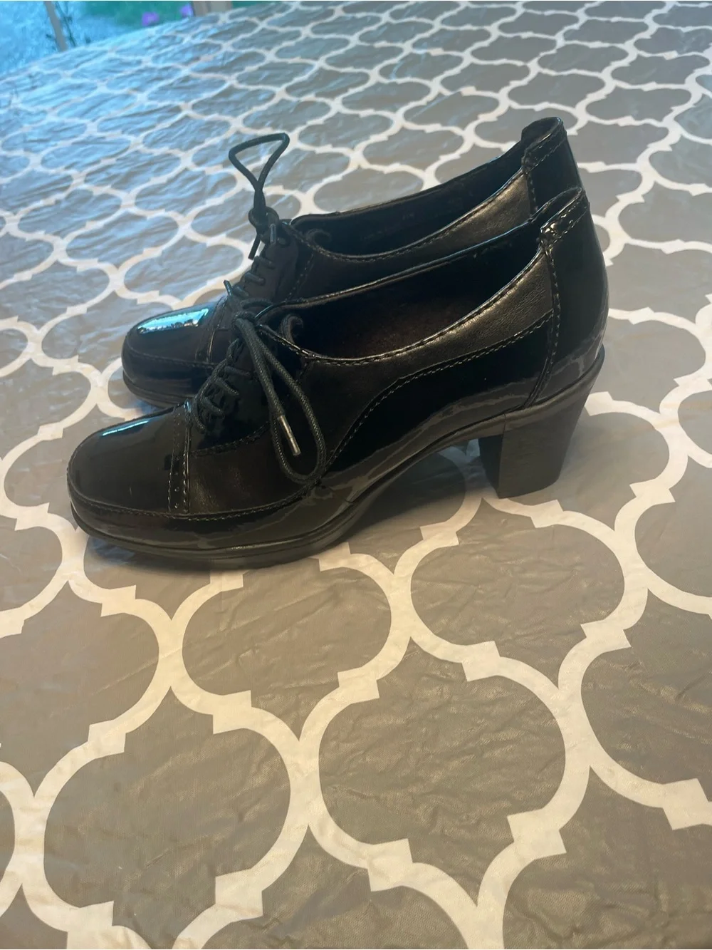 Clarks Bendables Honest Lace-Up Patent Leather Oxford Heels icon goth witchy 6.5